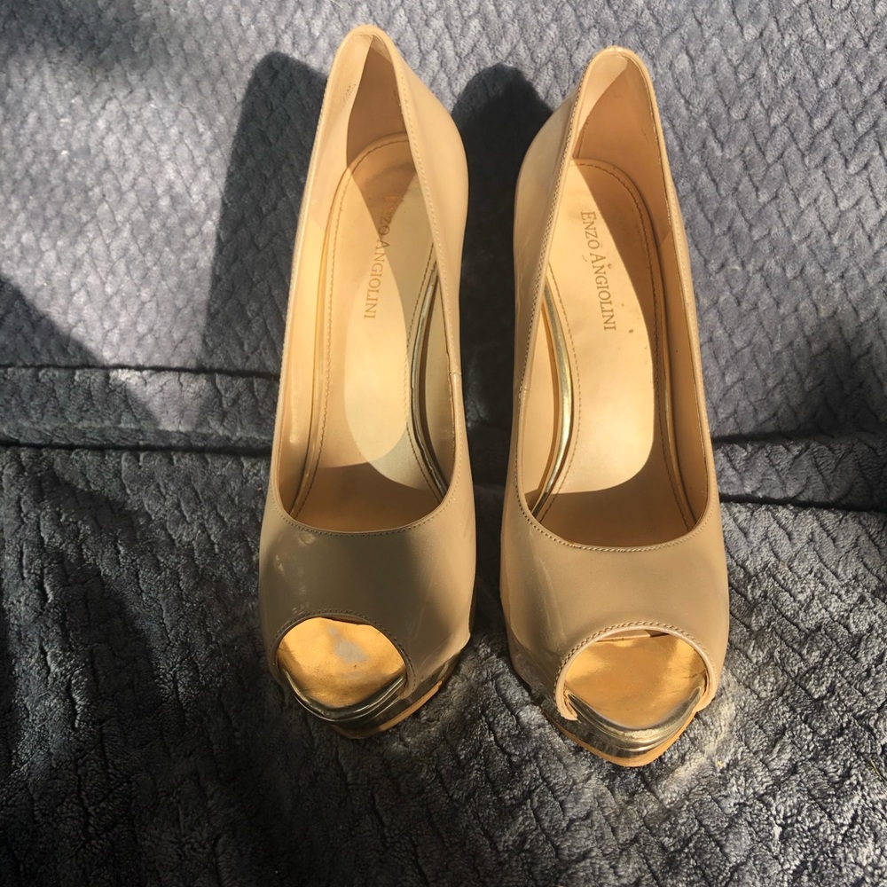Tan Enzo angiolini heels